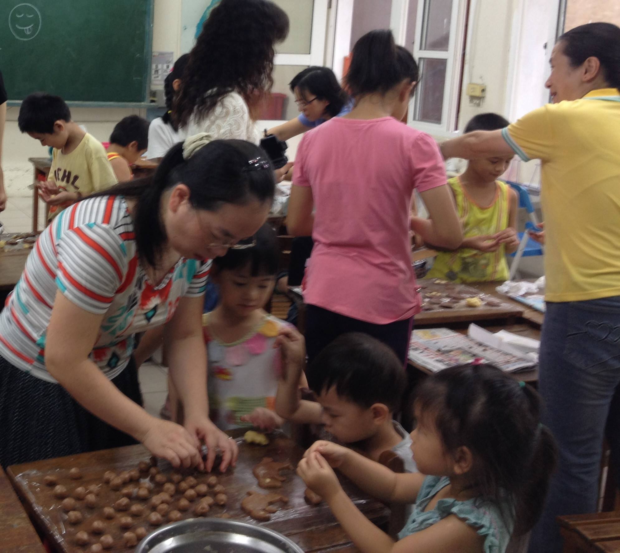 家庭展能親子活動教案（適用幼兒園及國小家長） - 103年『家庭展能支持教育』拉近親子關係，大手小手一起來
